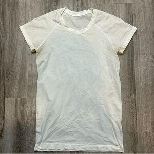 Lululemon Swiftly Tech T-Shirt White Compression Workout Top Size 8